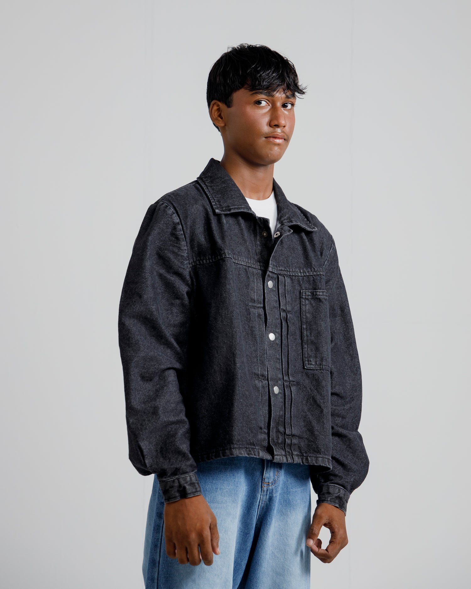 Dark-Wash Cropped Denim Trucker Jacket