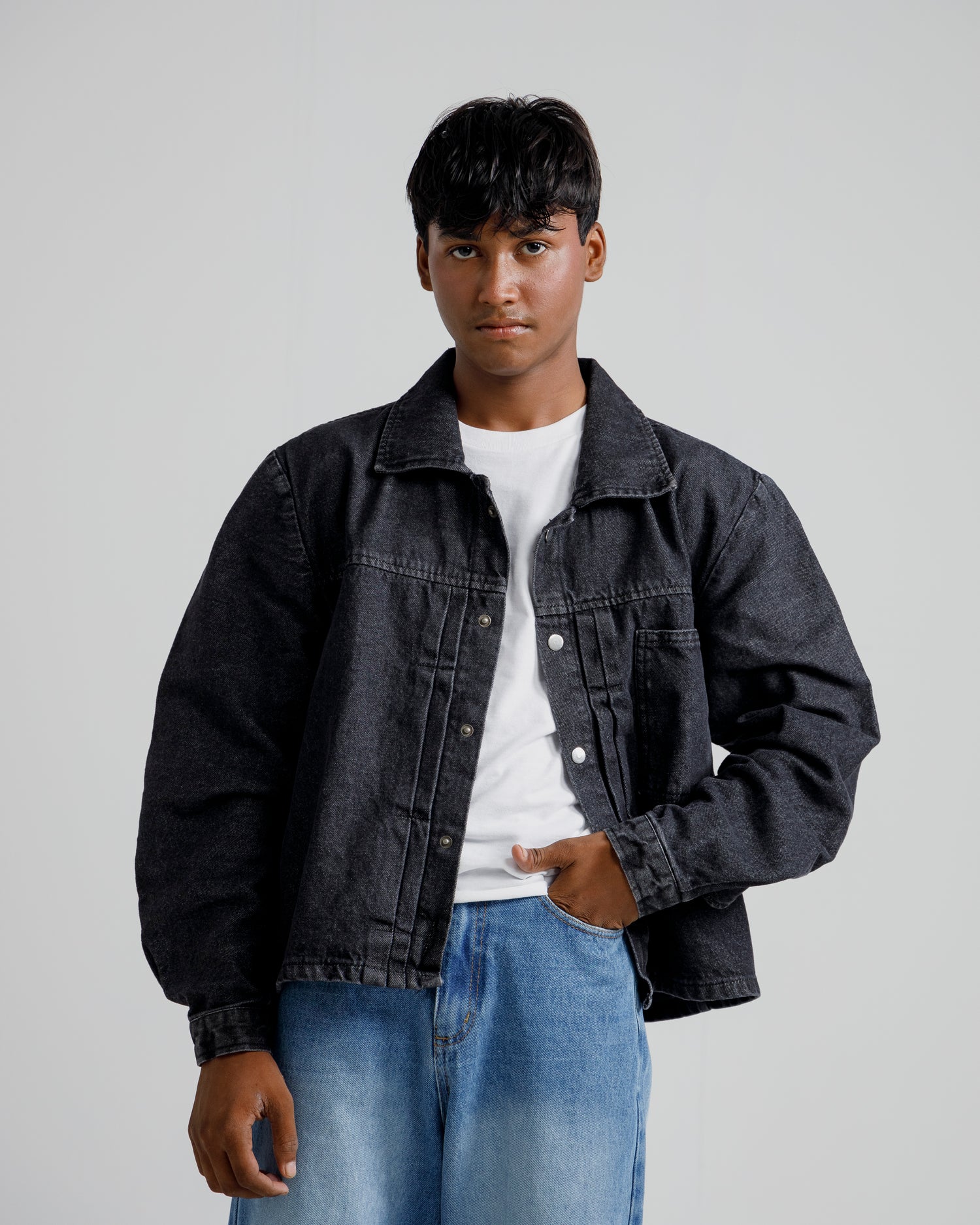 Dark-Wash Cropped Denim Trucker Jacket