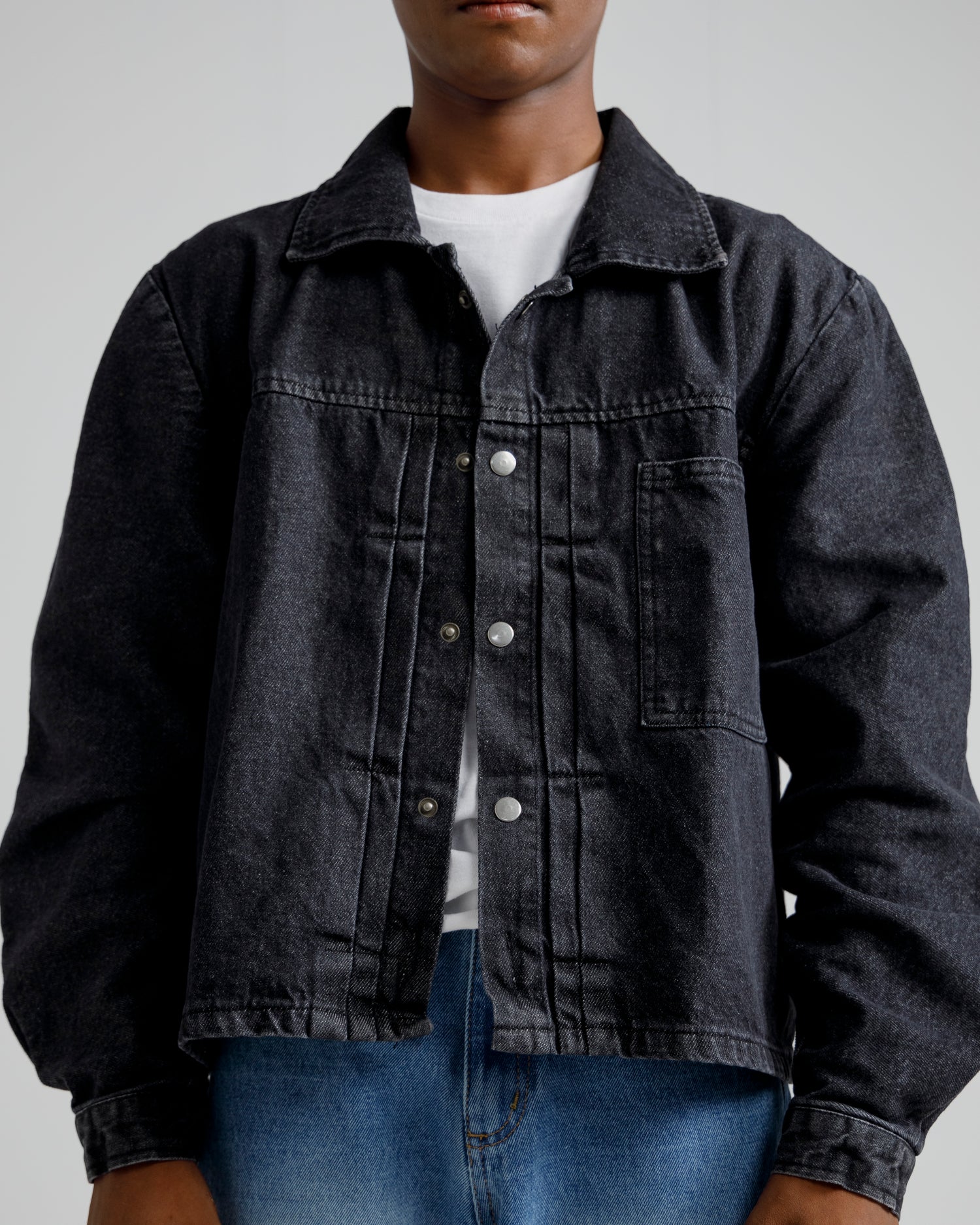 Dark-Wash Cropped Denim Trucker Jacket