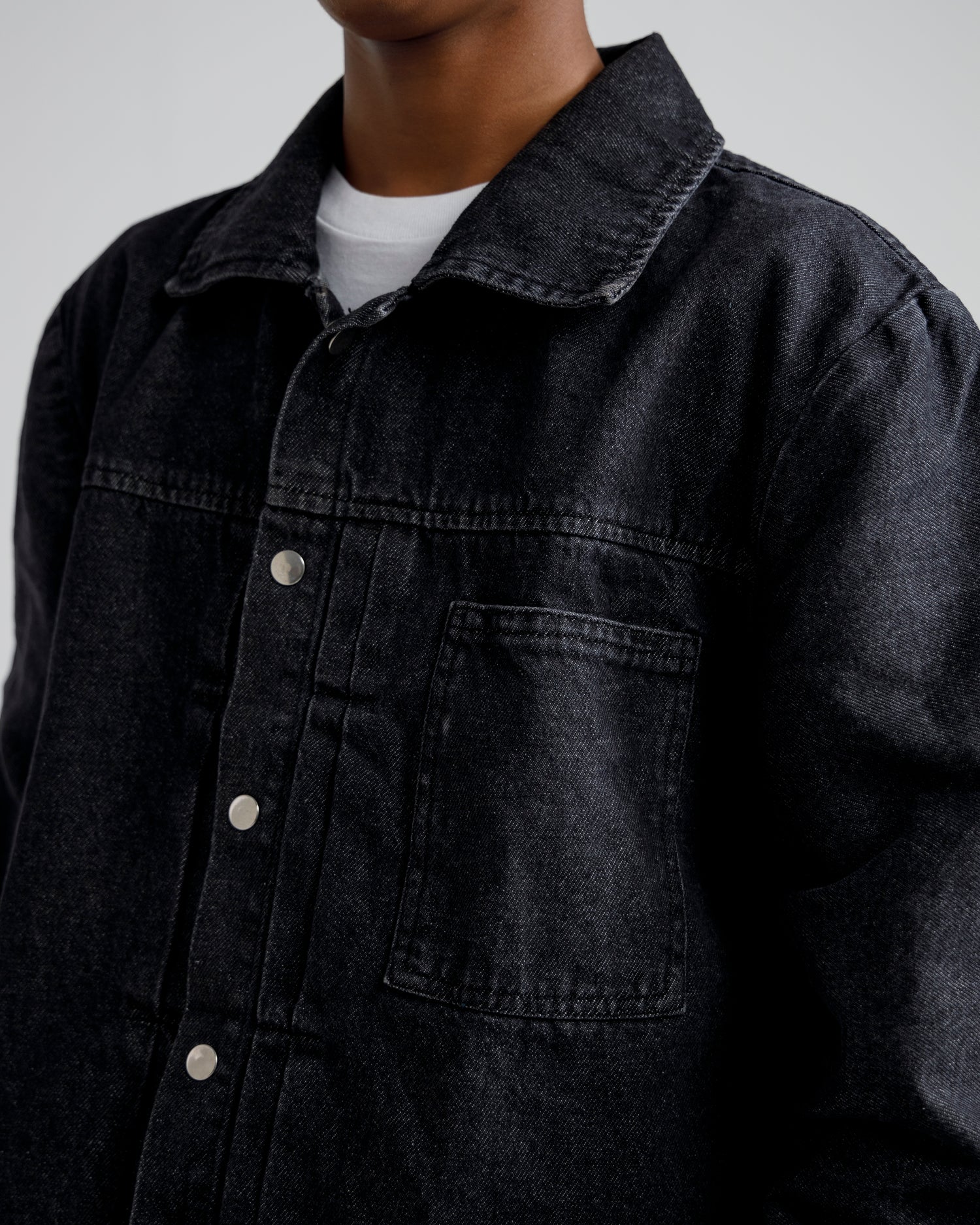 Dark-Wash Cropped Denim Trucker Jacket