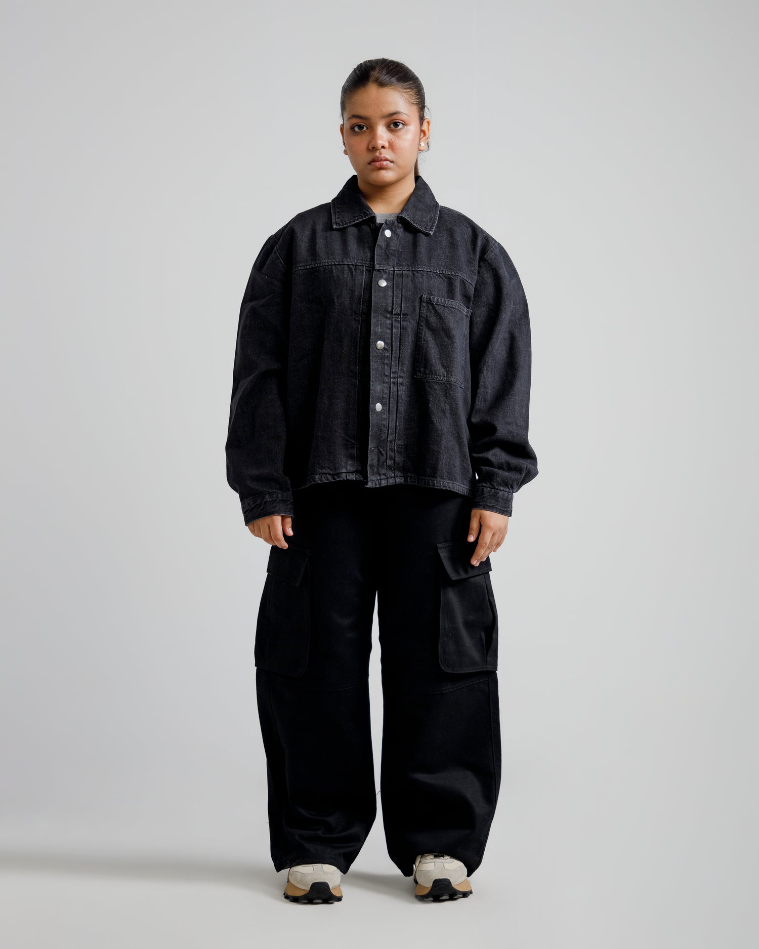 Dark-Wash Cropped Denim Trucker Jacket