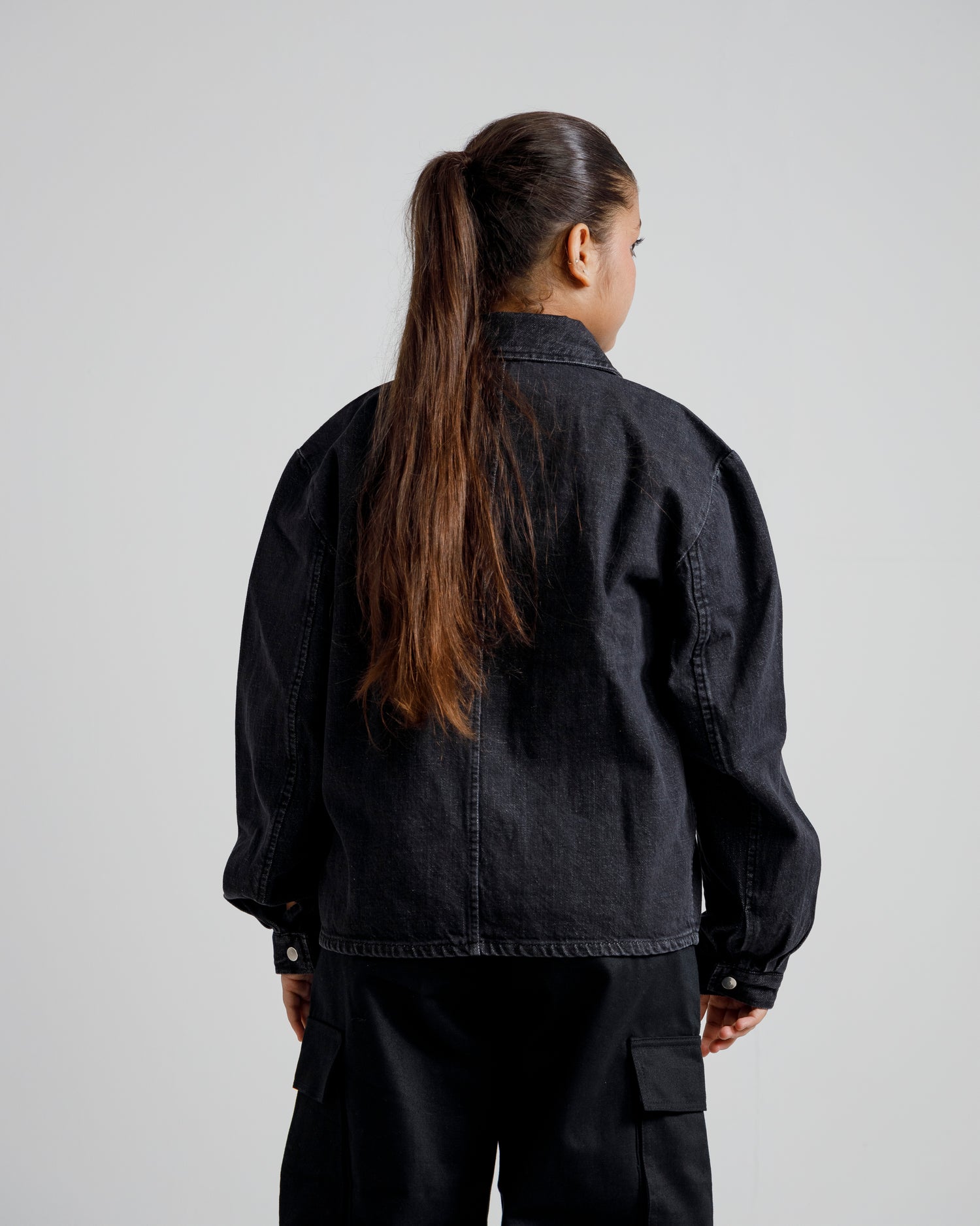 Dark-Wash Cropped Denim Trucker Jacket